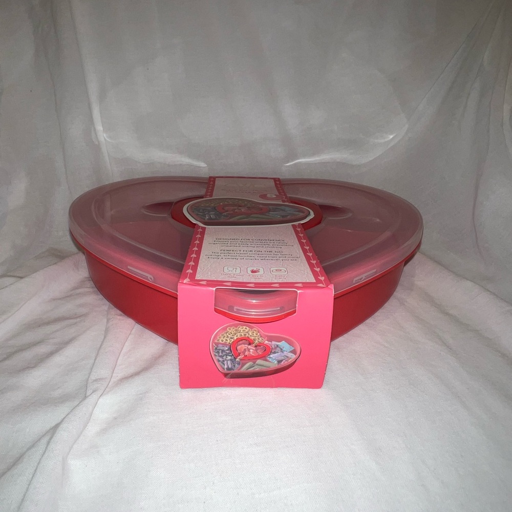 Red Heart Snackle Box For Mother's Day
Fast Shipping - Picture 2 of 4